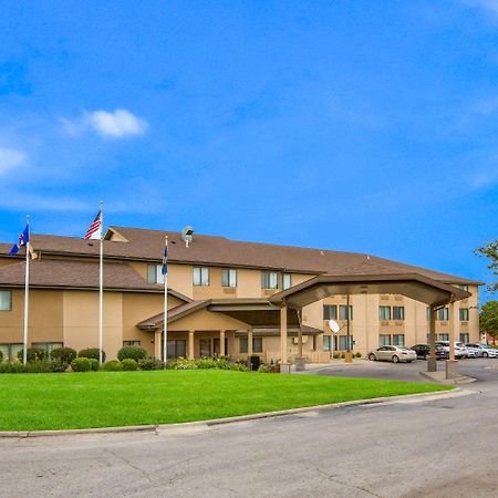 Quality Inn & Suites Lawrence - University Area Zewnętrze zdjęcie