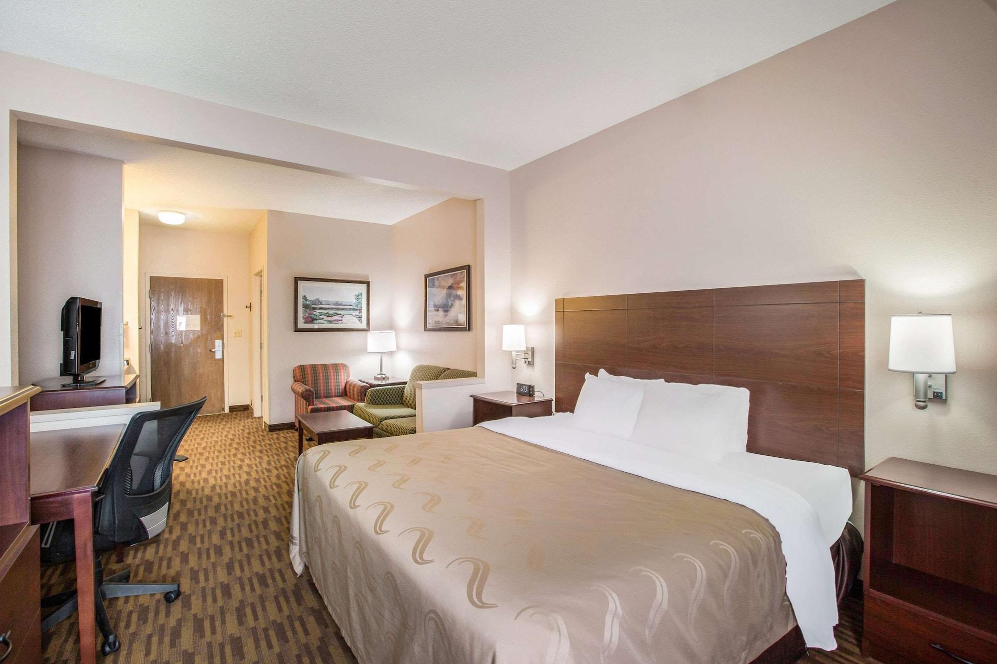Quality Inn & Suites Lawrence - University Area Zewnętrze zdjęcie