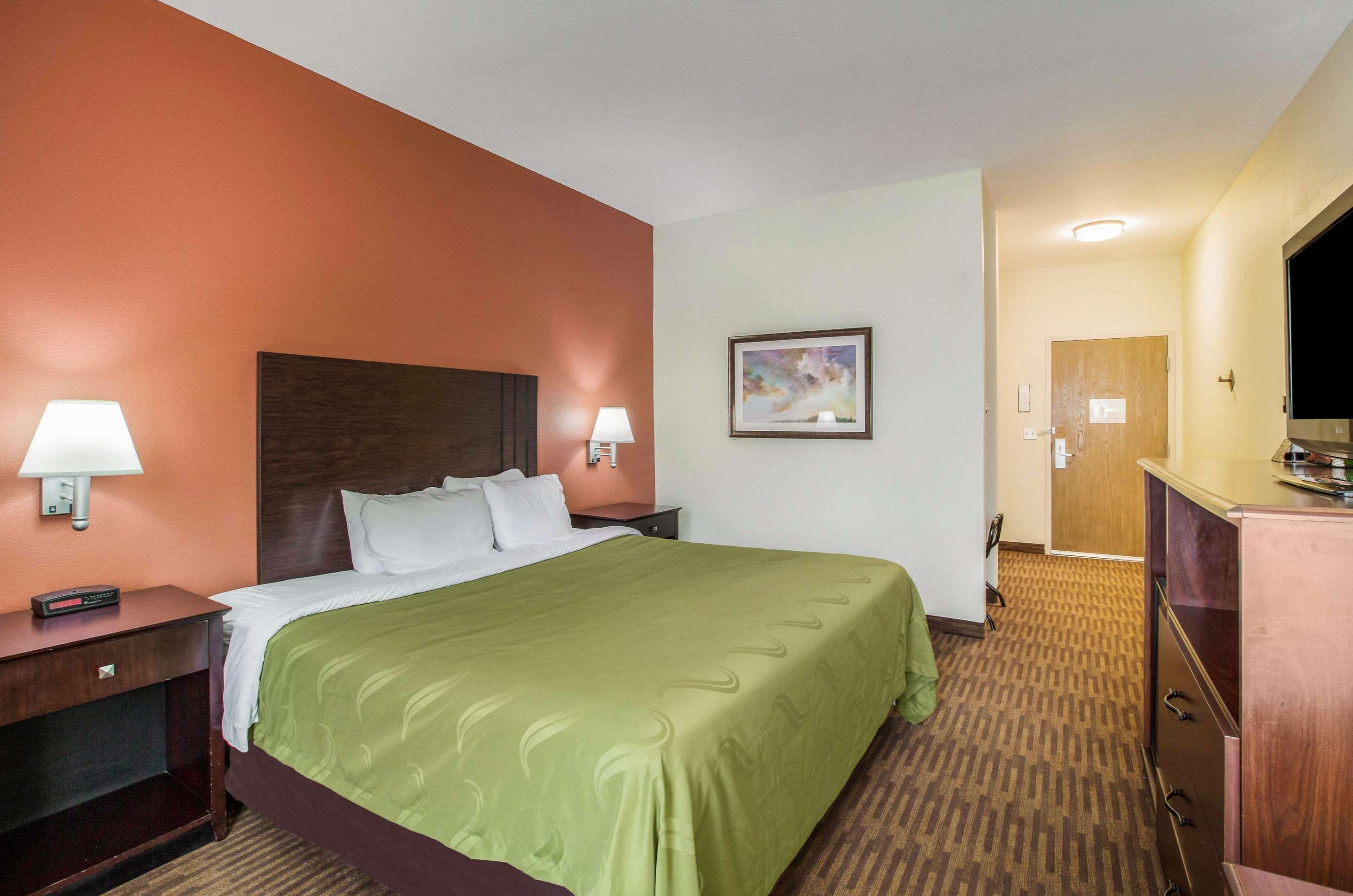 Quality Inn & Suites Lawrence - University Area Zewnętrze zdjęcie