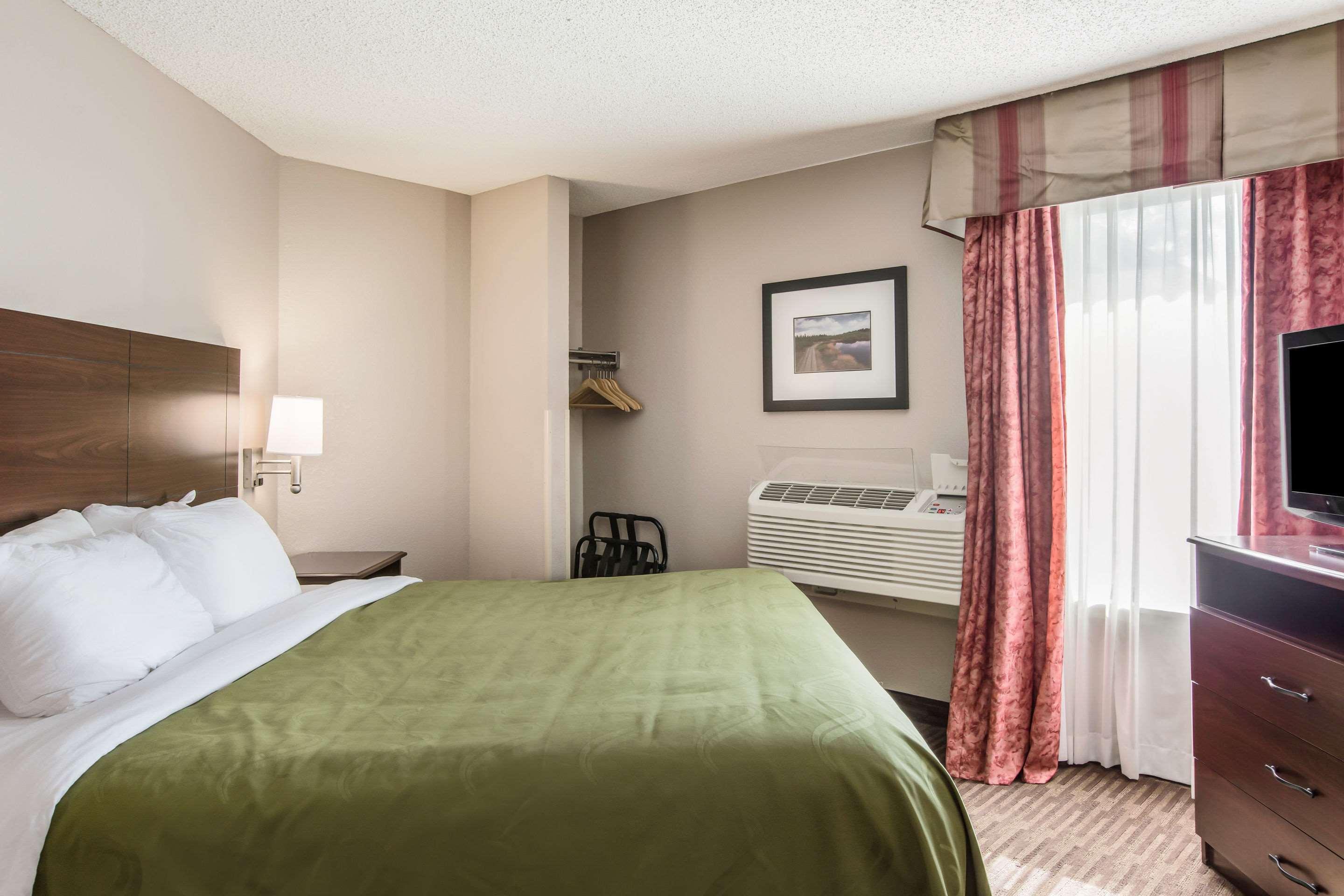 Quality Inn & Suites Lawrence - University Area Zewnętrze zdjęcie