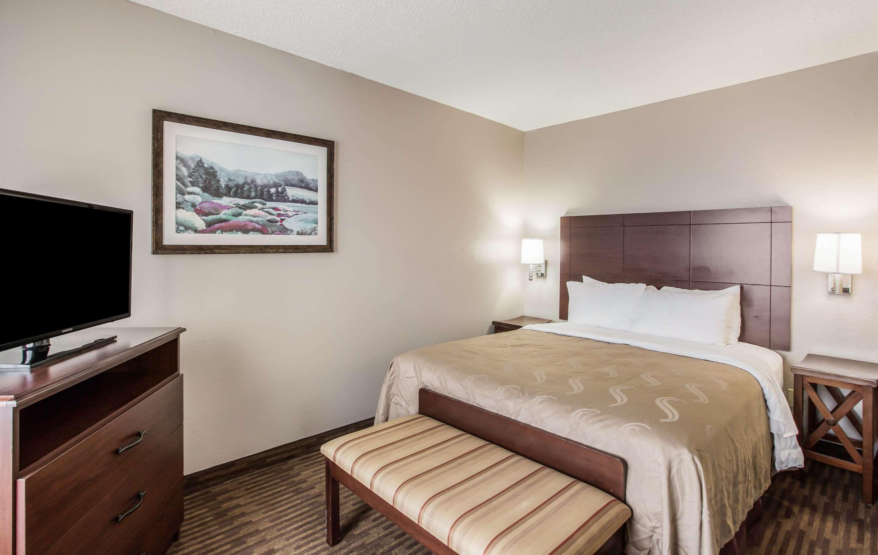 Quality Inn & Suites Lawrence - University Area Zewnętrze zdjęcie