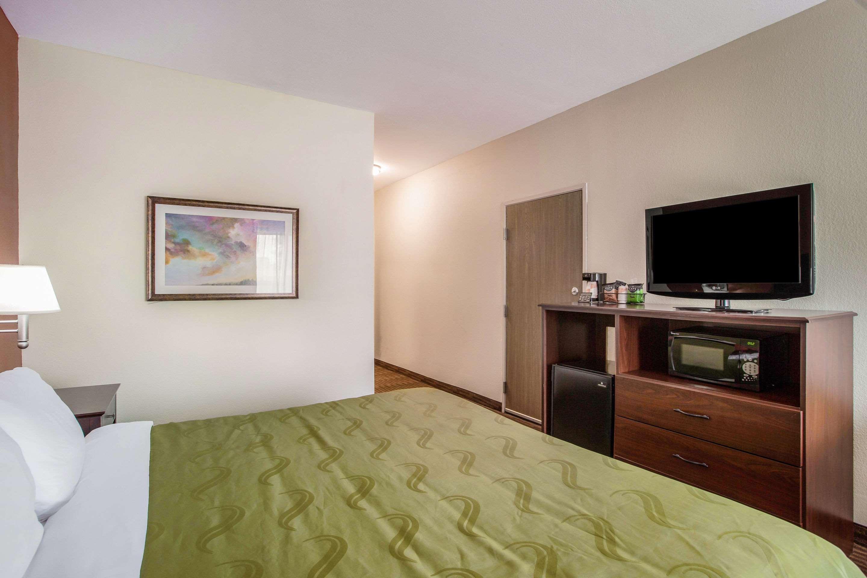 Quality Inn & Suites Lawrence - University Area Zewnętrze zdjęcie