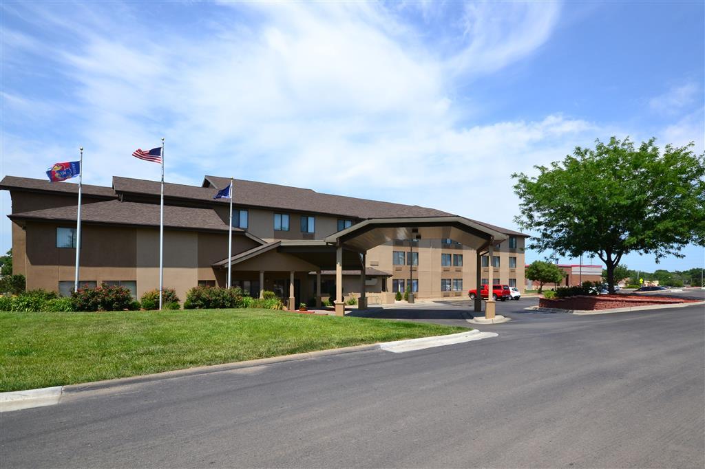 Quality Inn & Suites Lawrence - University Area Zewnętrze zdjęcie