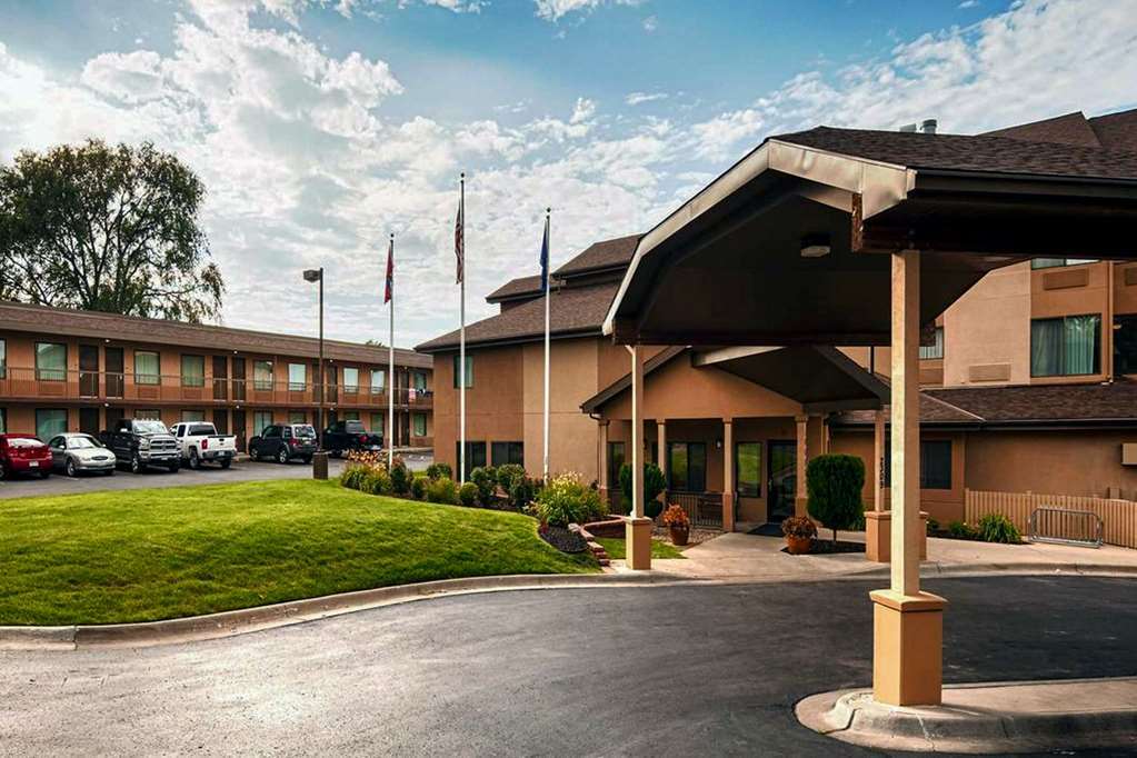 Quality Inn & Suites Lawrence - University Area Zewnętrze zdjęcie
