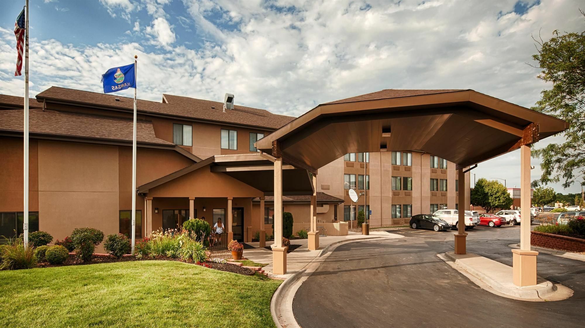 Quality Inn & Suites Lawrence - University Area Zewnętrze zdjęcie